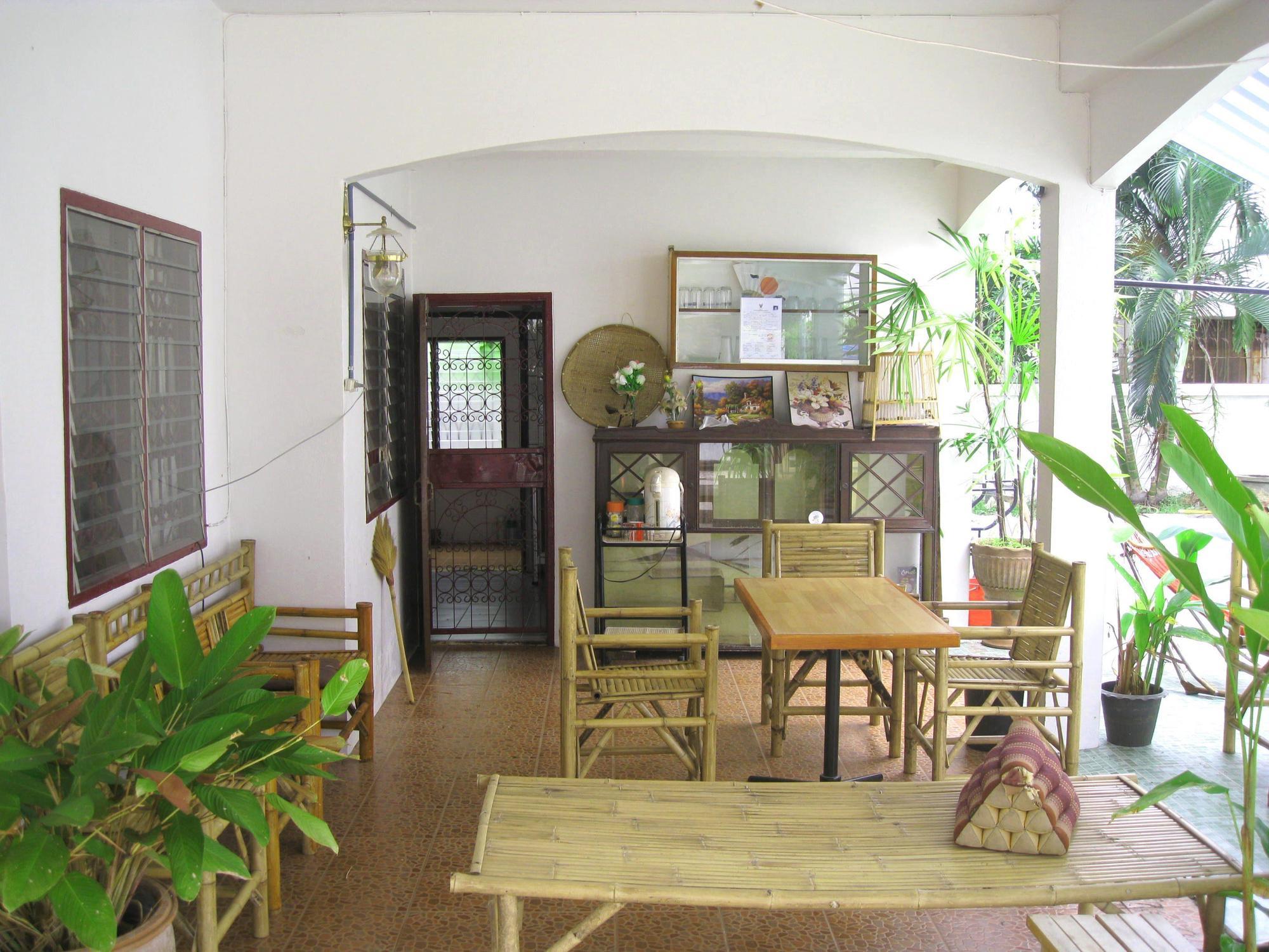 Sri Krung Guest House Аюттхая Экстерьер фото